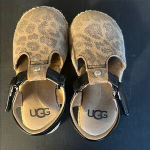 UGG Brown and Black Cozy Slippers with Closed Toe